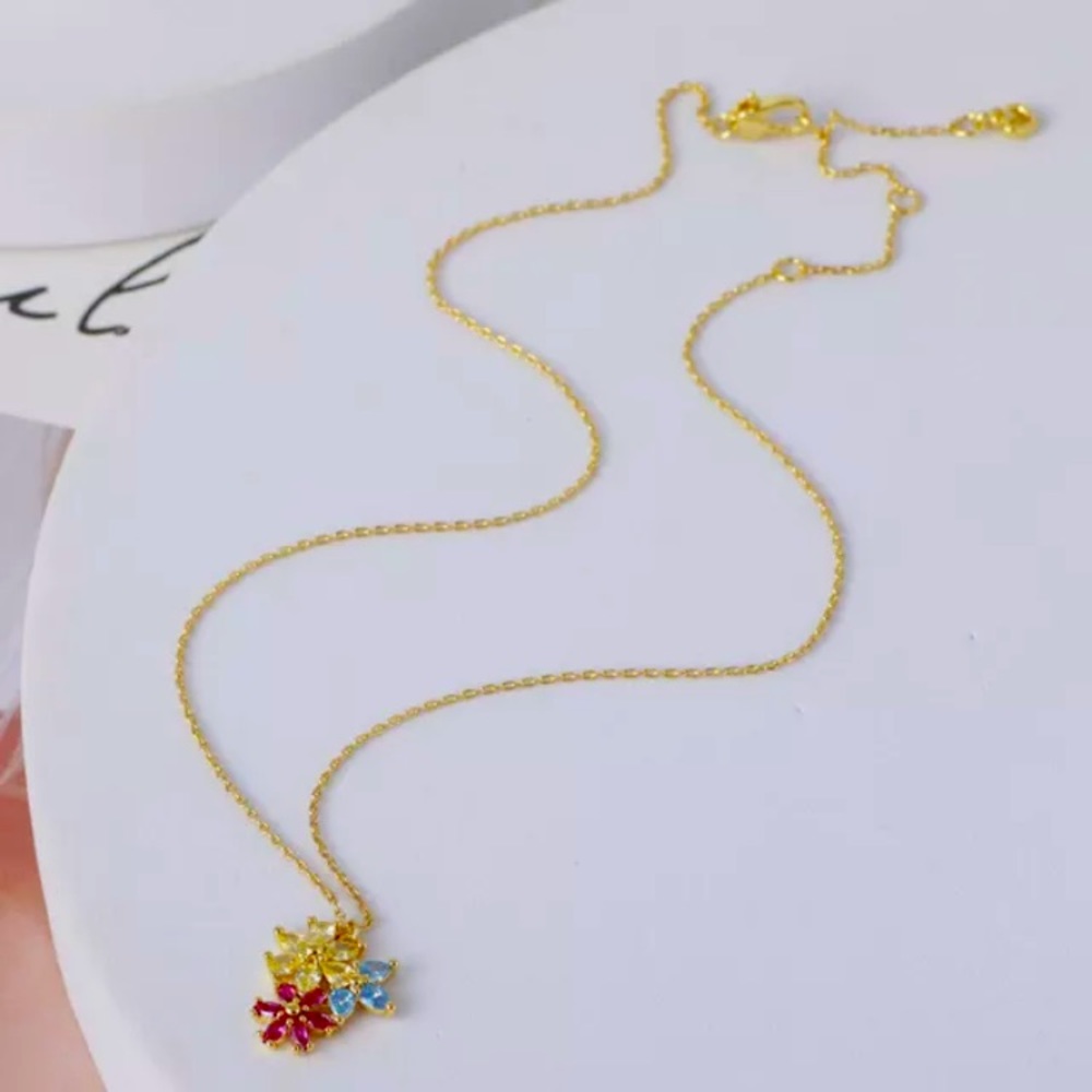 Kate Spade New York Crystal Flower Pendant Necklace .